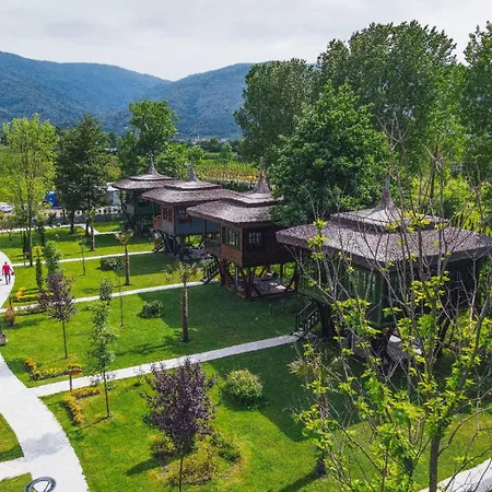فندق Dedeman Village Sapanca ساكاريا